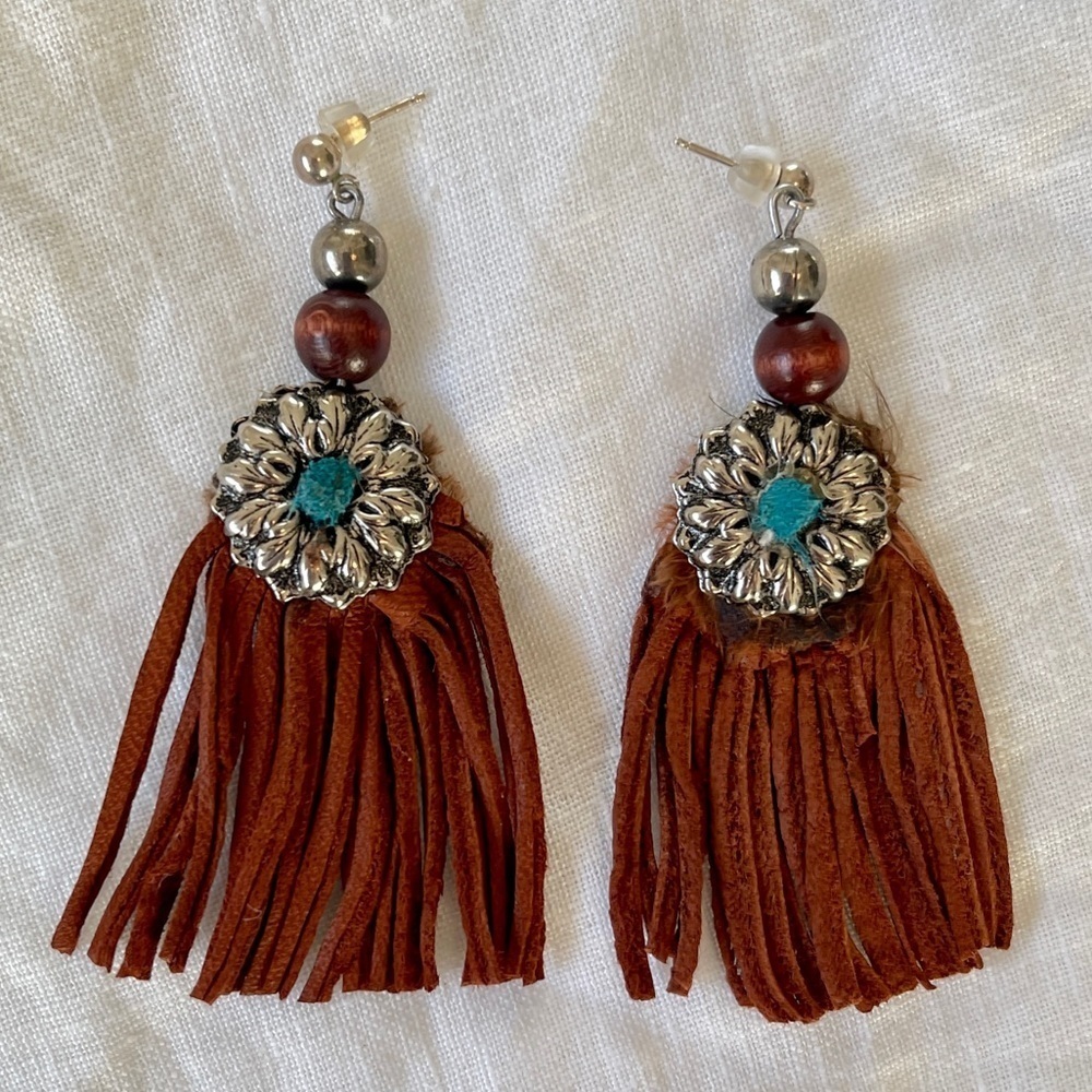 Santa Fe New Mexico Navajo Brown Leather Drop Earrings - Picture 3 of 11